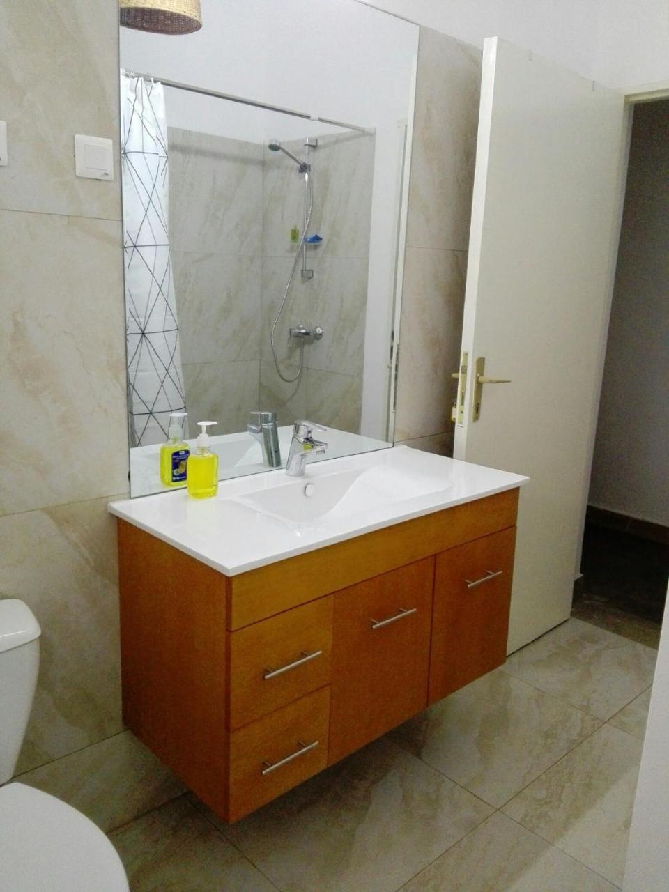 Urban Lodge Бужумбура Екстер'єр фото
